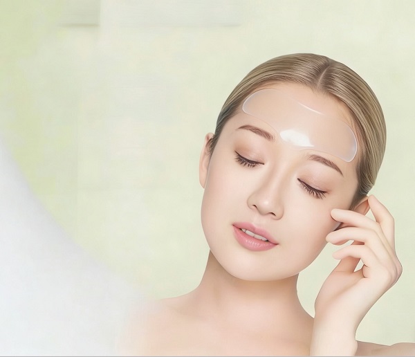 Testy w warunkach rzeczywistych silikonowych plastrów redukujących zmarszczki CMALLBIO: czy są one „gumką do usuwania zmarszczek”?